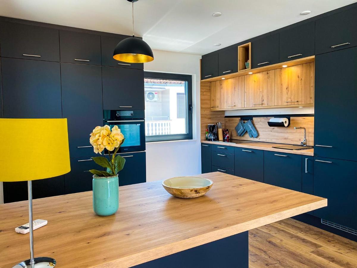 Villa Mirno More Apartments Malinska Εξωτερικό φωτογραφία