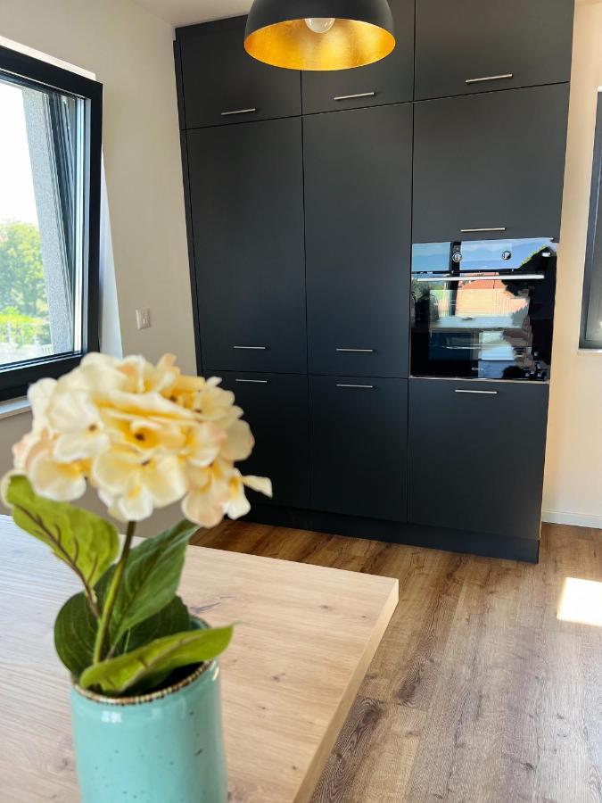Villa Mirno More Apartments Malinska Εξωτερικό φωτογραφία