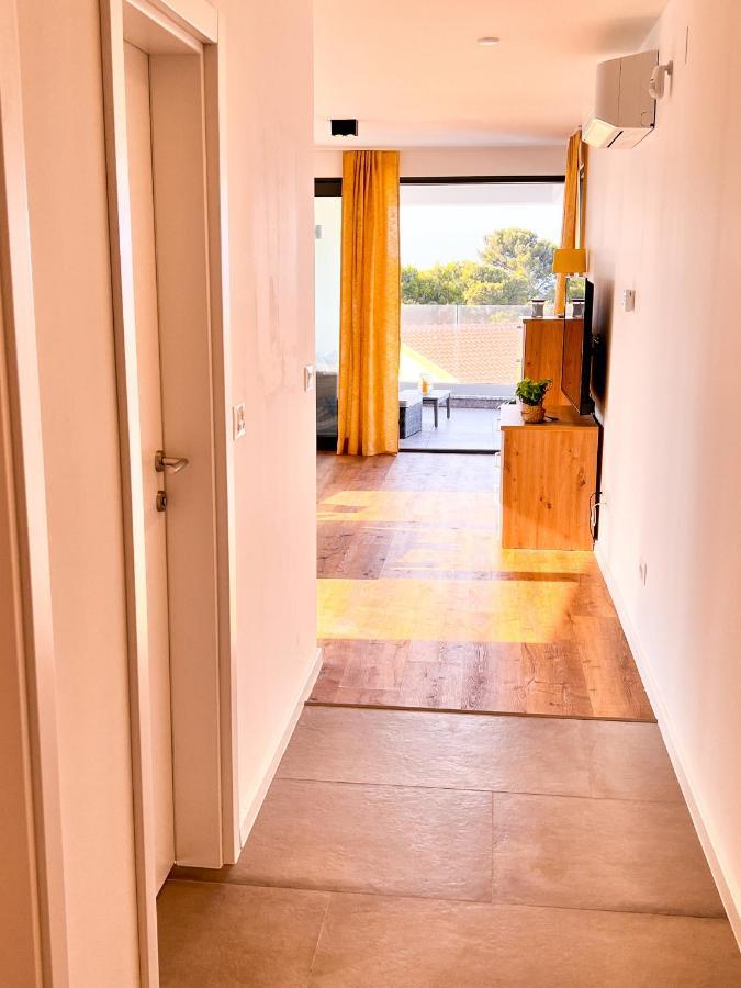 Villa Mirno More Apartments Malinska Εξωτερικό φωτογραφία