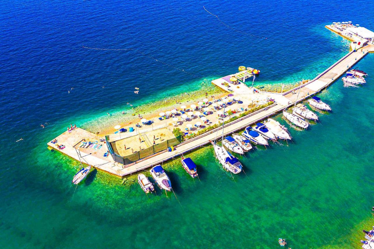 Villa Mirno More Apartments Malinska Εξωτερικό φωτογραφία