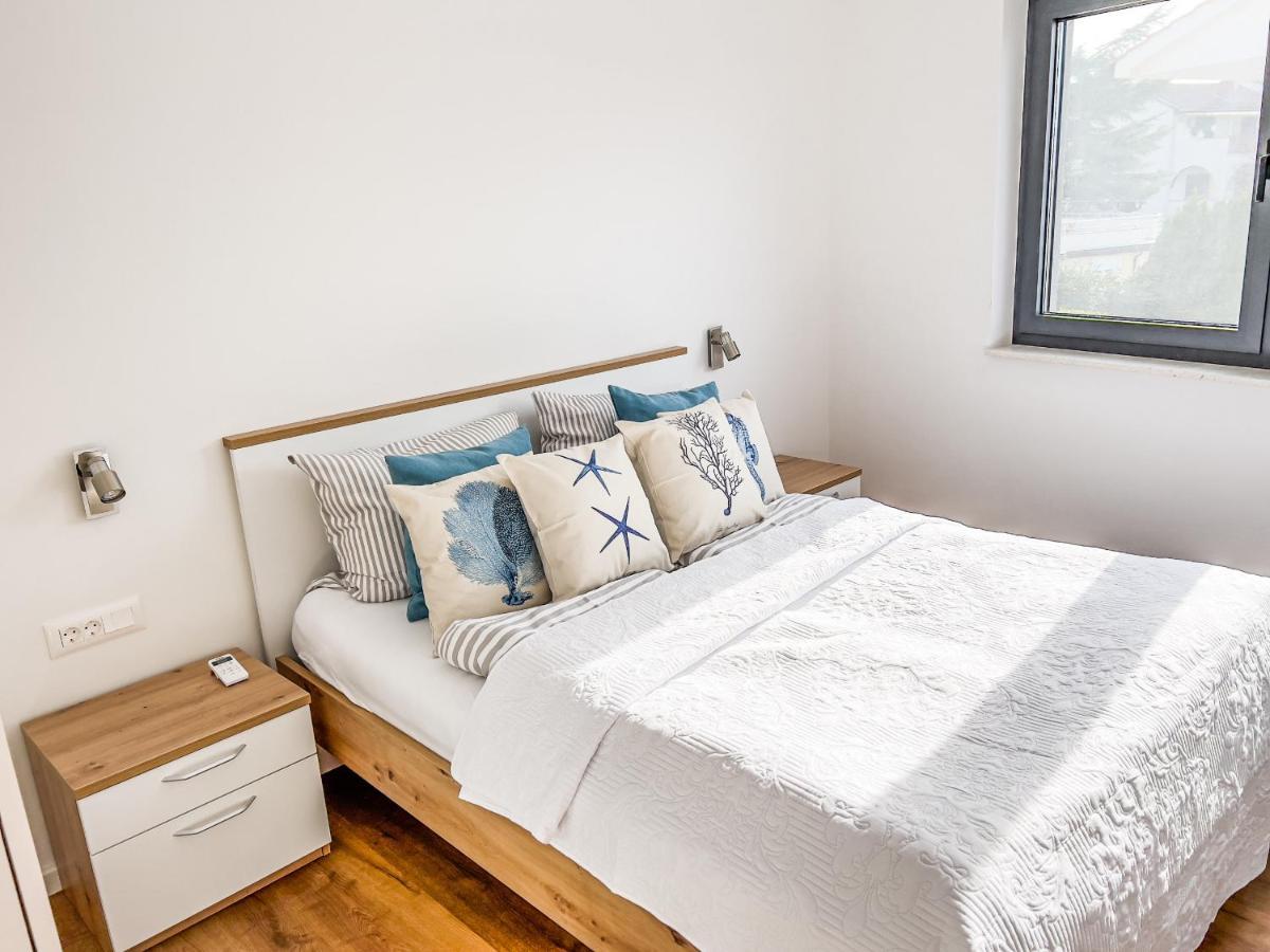 Villa Mirno More Apartments Malinska Εξωτερικό φωτογραφία