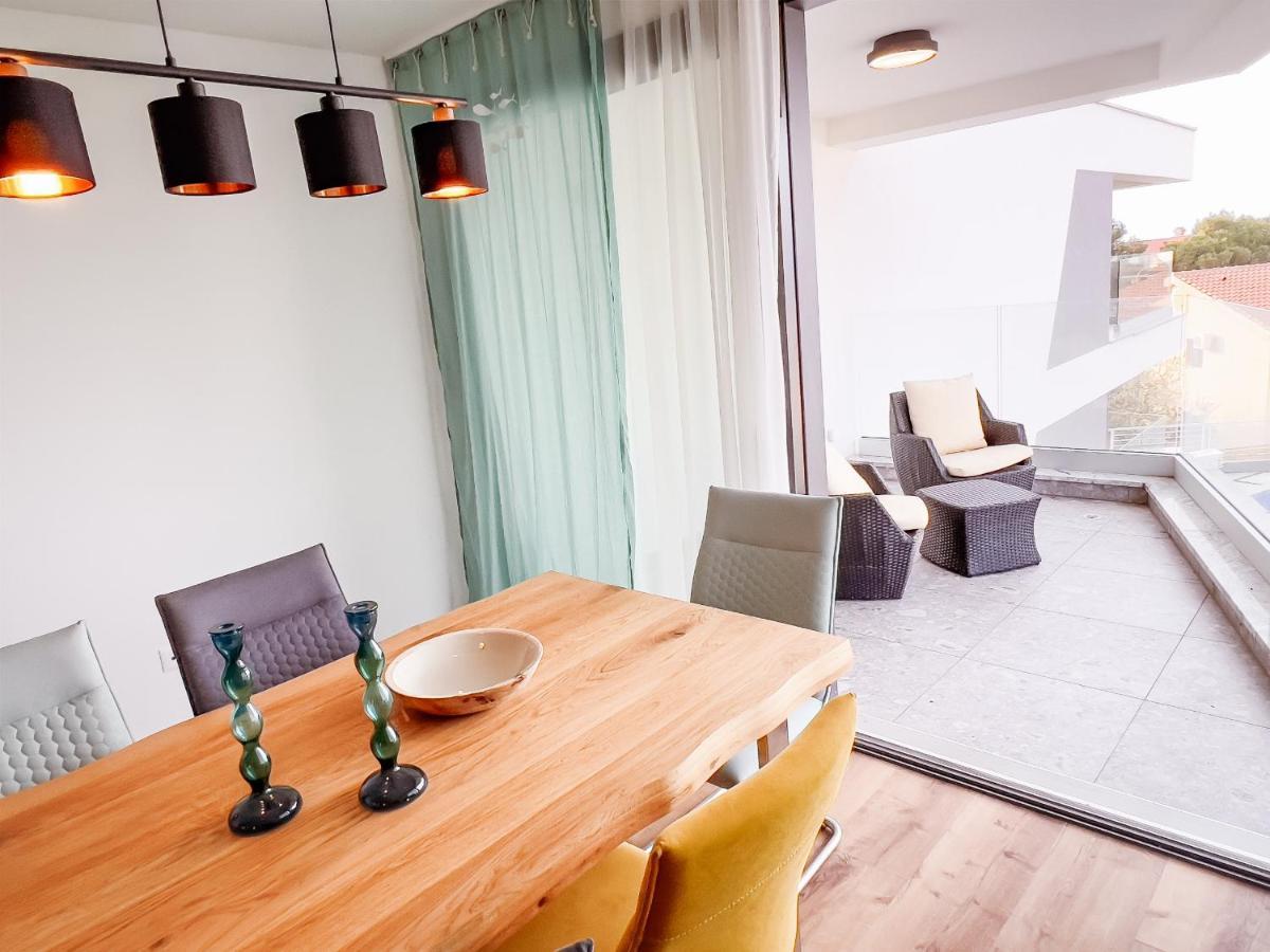 Villa Mirno More Apartments Malinska Εξωτερικό φωτογραφία