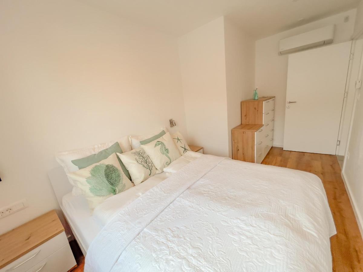 Villa Mirno More Apartments Malinska Εξωτερικό φωτογραφία