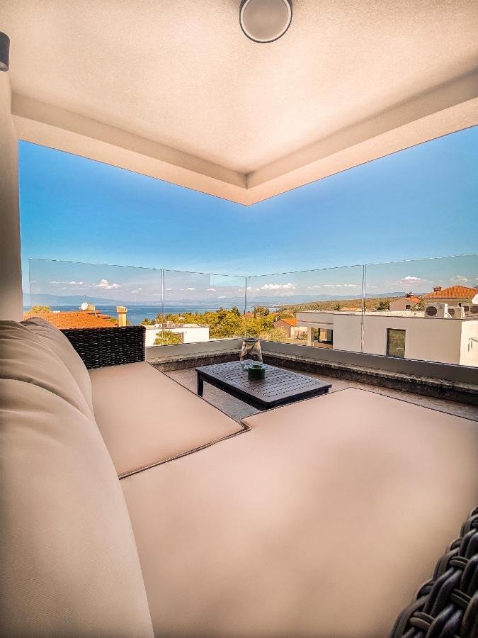 Villa Mirno More Apartments Malinska Εξωτερικό φωτογραφία