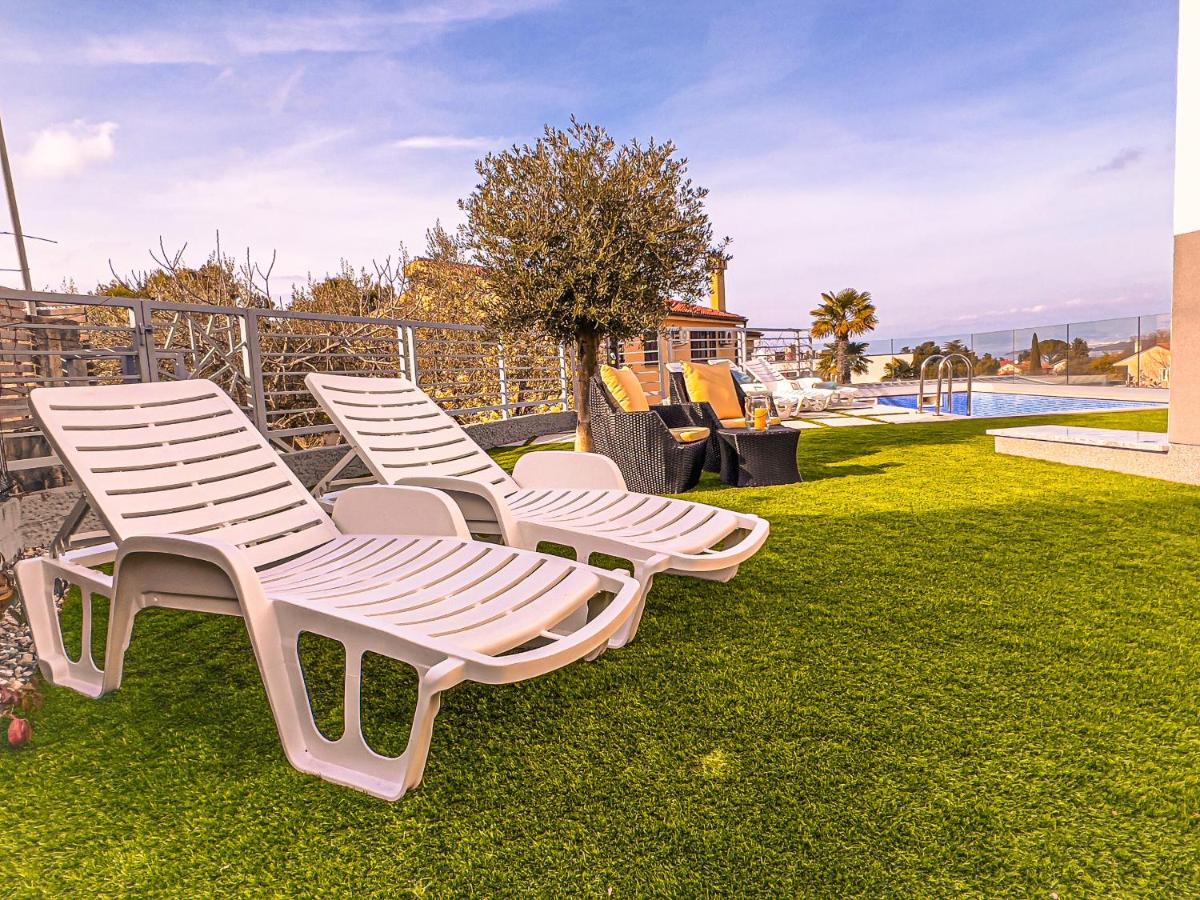 Villa Mirno More Apartments Malinska Εξωτερικό φωτογραφία