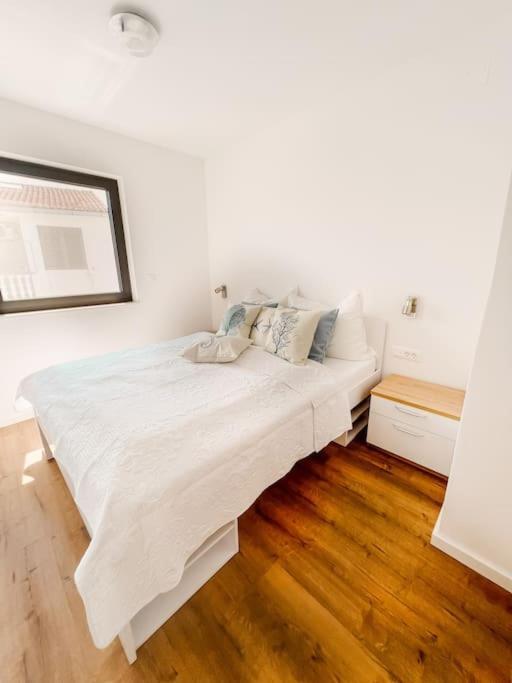 Villa Mirno More Apartments Malinska Εξωτερικό φωτογραφία