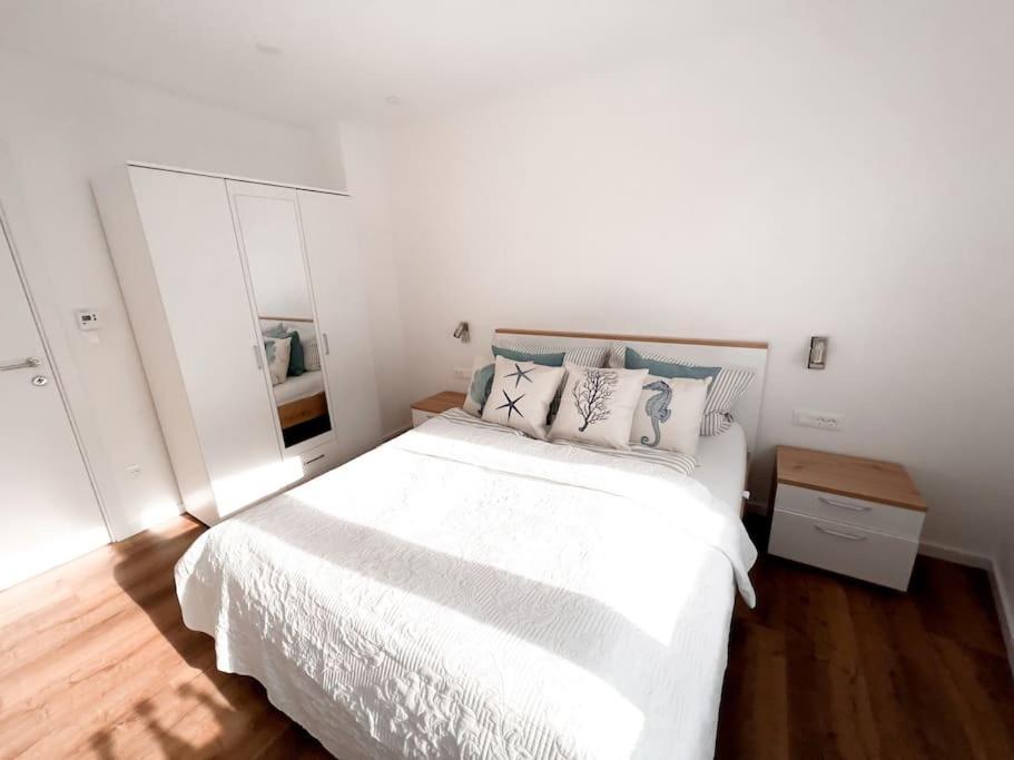 Villa Mirno More Apartments Malinska Εξωτερικό φωτογραφία