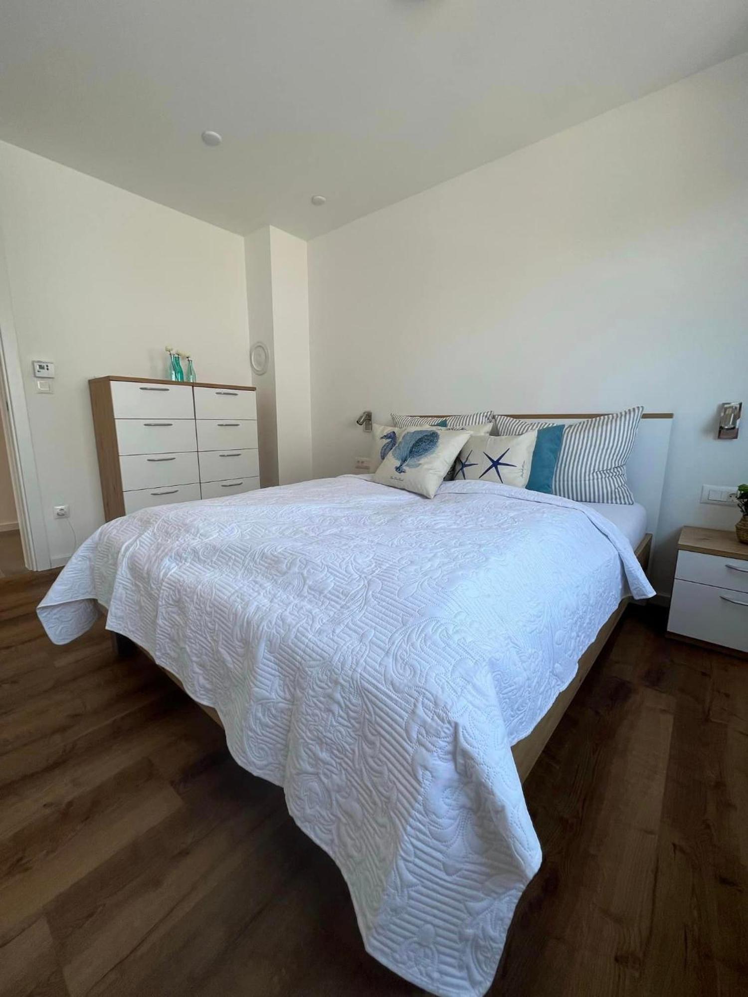 Villa Mirno More Apartments Malinska Εξωτερικό φωτογραφία