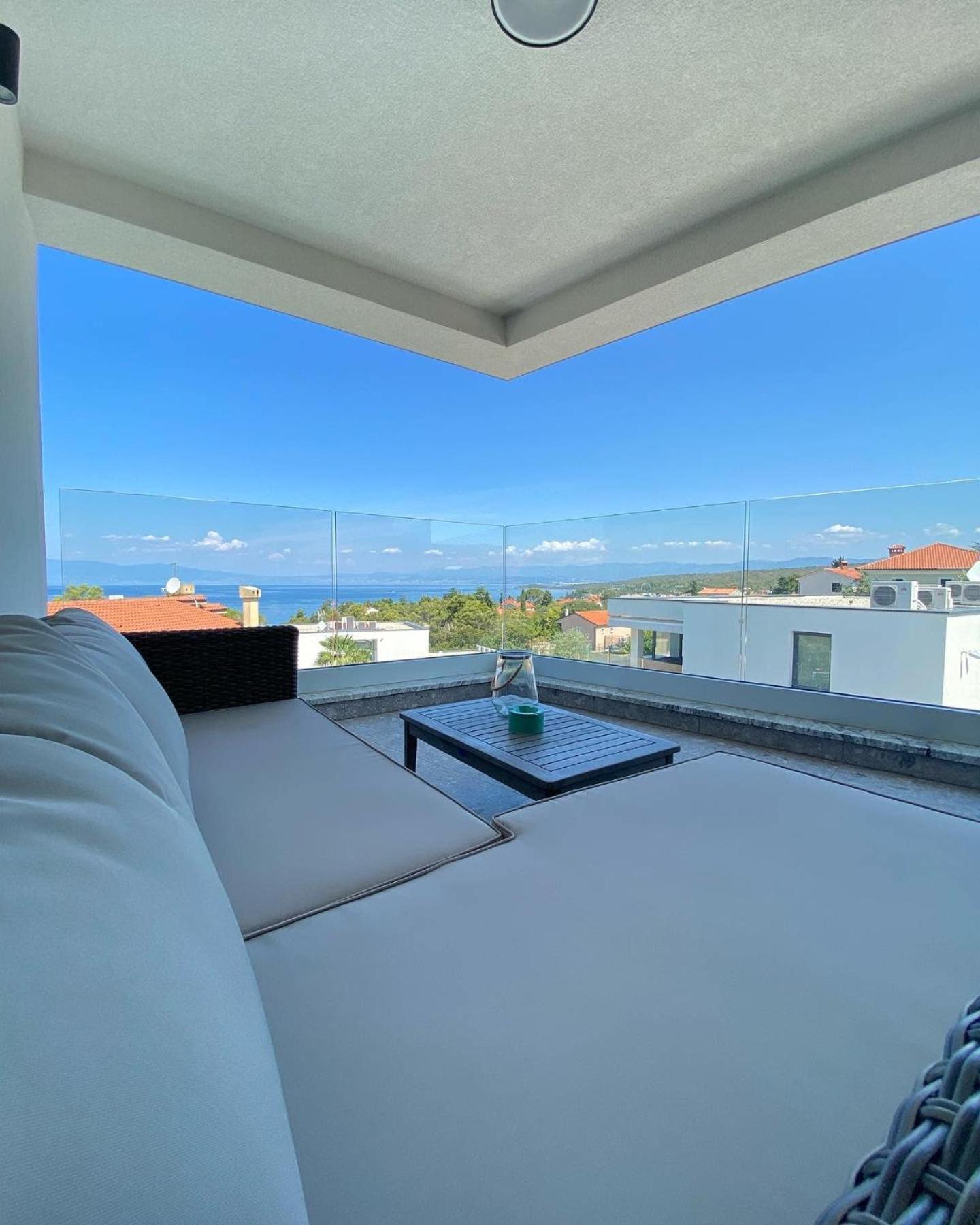Villa Mirno More Apartments Malinska Εξωτερικό φωτογραφία